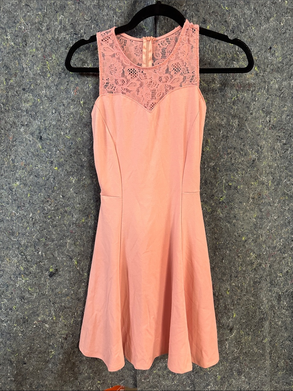 Finesse Peach Lace Yoke Sleeveless Midi Dress